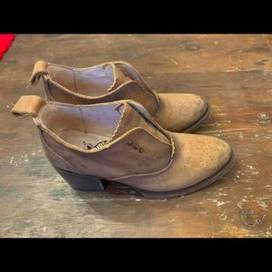 Adorable Free Bird boots